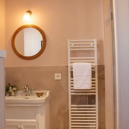 Aparthotel Le Perroquet Qui Bulle Reims